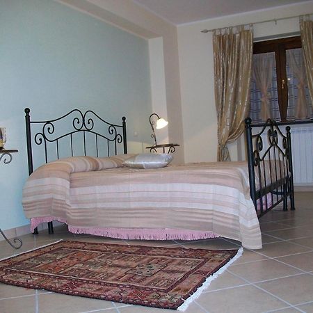 Pescina Casa Vacanze Il Castello מראה חיצוני תמונה