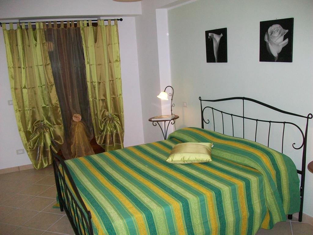 Pescina Casa Vacanze Il Castello מראה חיצוני תמונה