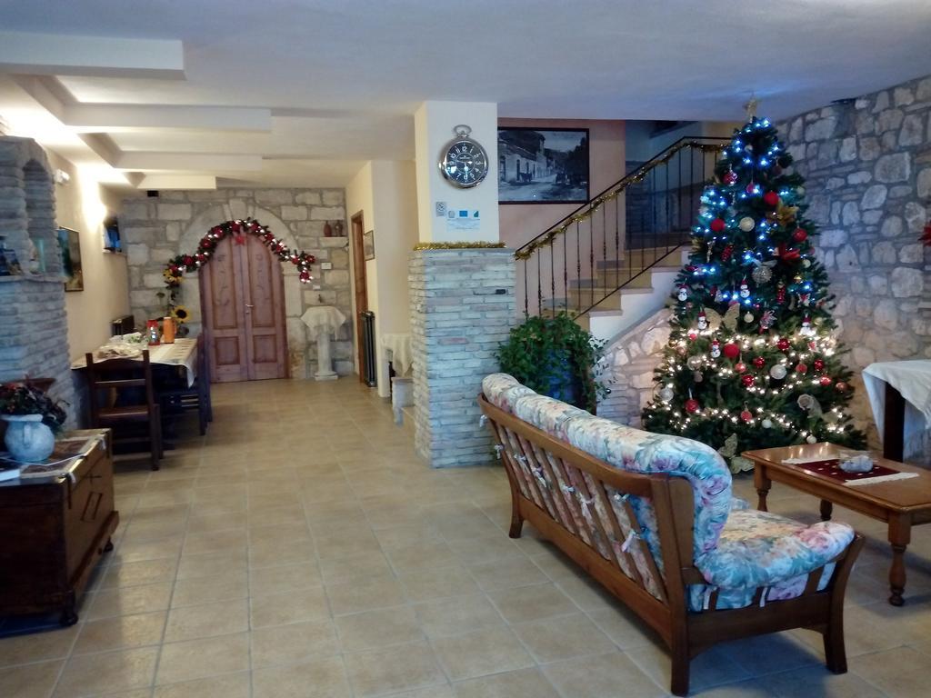 Pescina Casa Vacanze Il Castello מראה חיצוני תמונה